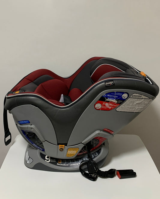 Автокрісло Chicco NextFit ZIP 2.2–29.4 кг Бордове/чорне — вживане