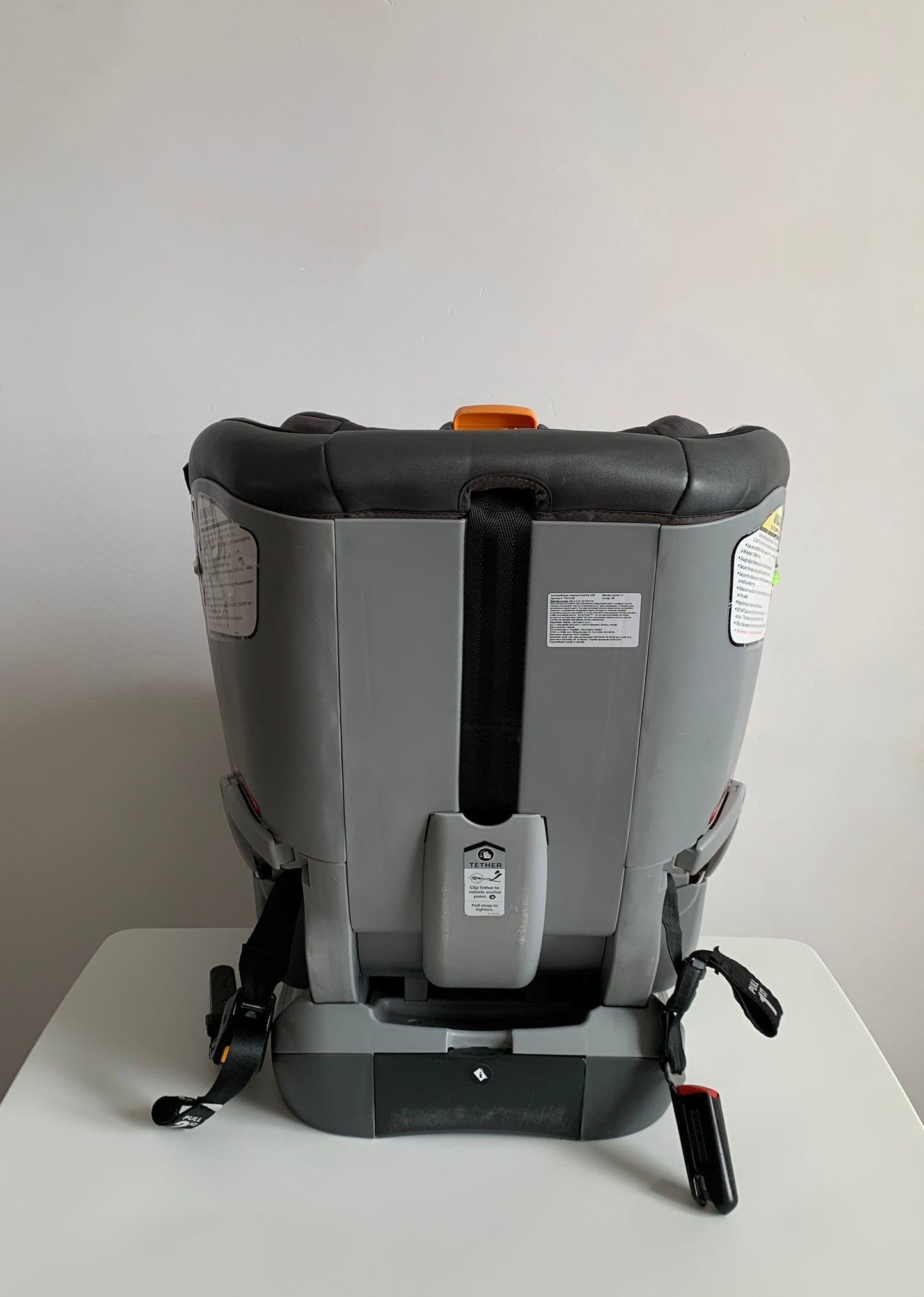 Автокрісло Chicco NextFit ZIP 2.2–29.4 кг Бордове/чорне — вживане