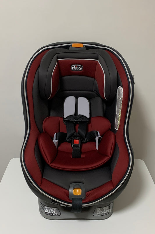 Автокрісло Chicco NextFit ZIP 2.2–29.4 кг Бордове/чорне — вживане